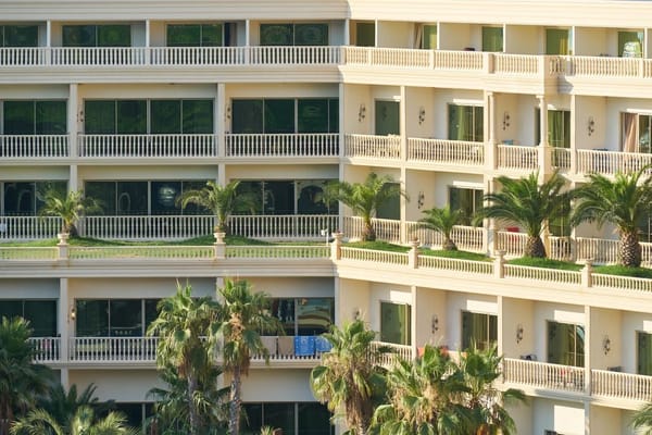 Multipropriedade em Portugal: o que assina ao comprar uma semana de férias — e como sair se se arrepender