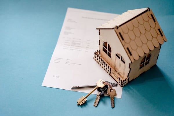 Novo RJUE: a escritura passa a dizer se a casa tem título urbanístico — e que obras já não pedem licença